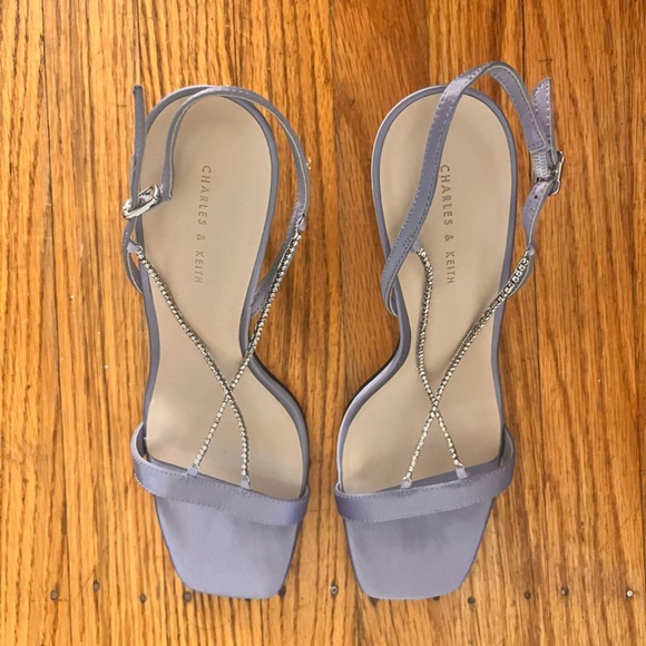 Charles and Keith heels. Heels height is 4-5 cm. I have never worn. - Picture 7 of 8